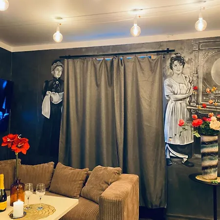 Elite *